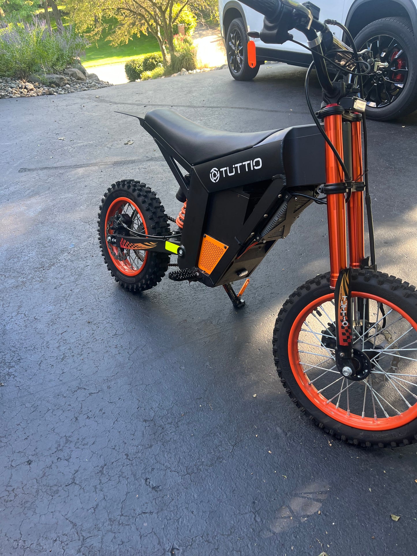 Tuttio Motor Cover Panels