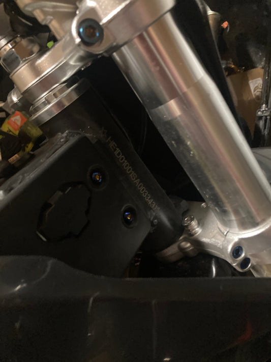 RTR Titanium Charger Mount Bolts