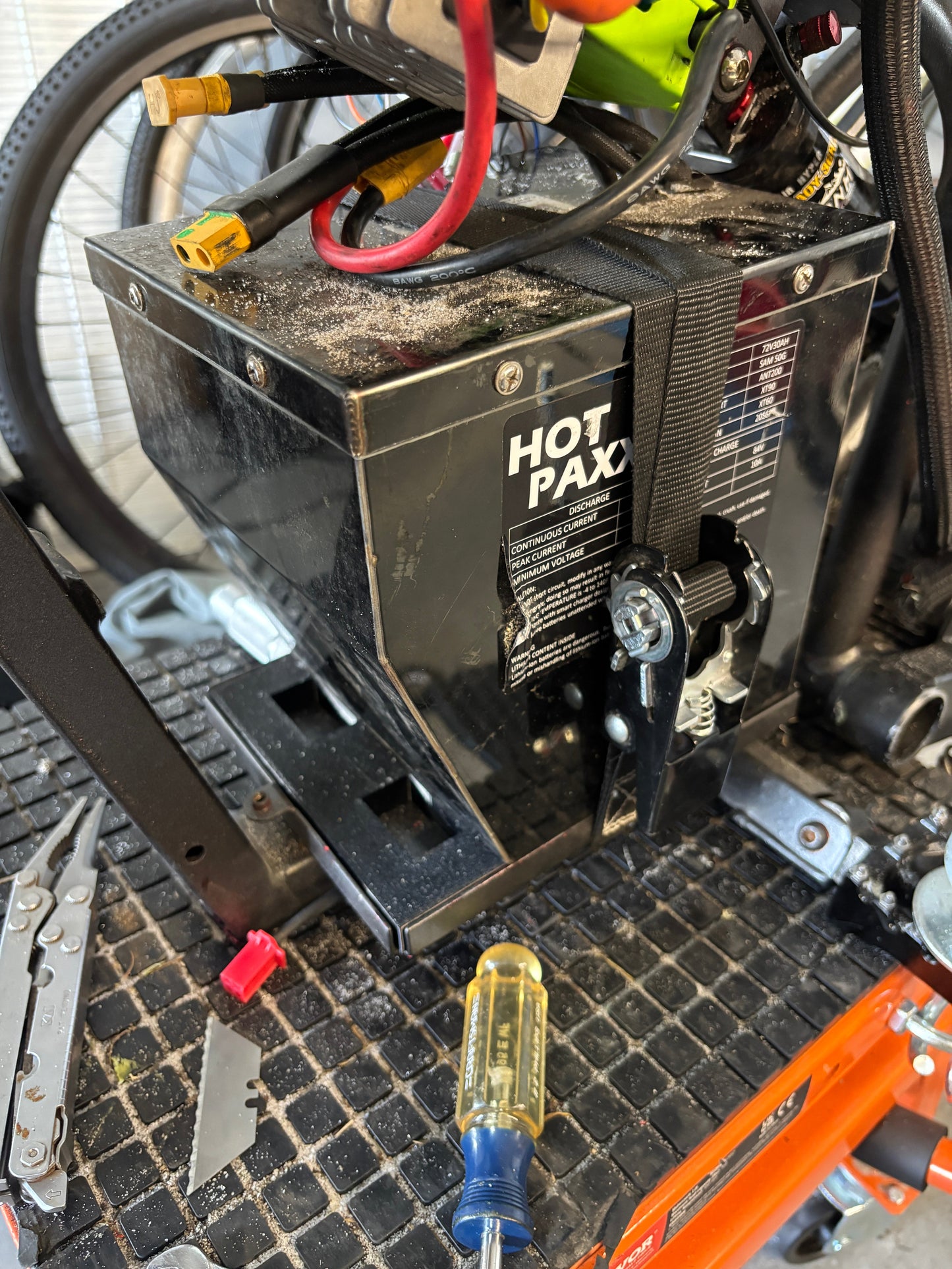 Razor Battery Tray Block
