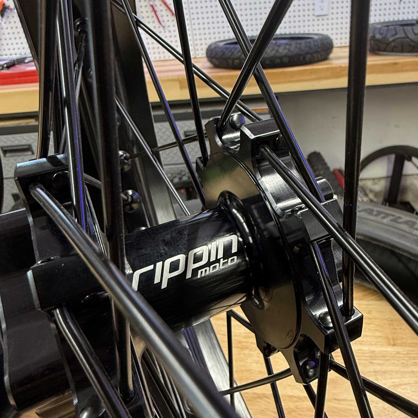 Blackline Supermoto Wheelset for Arctic Leopard XE PRO S
