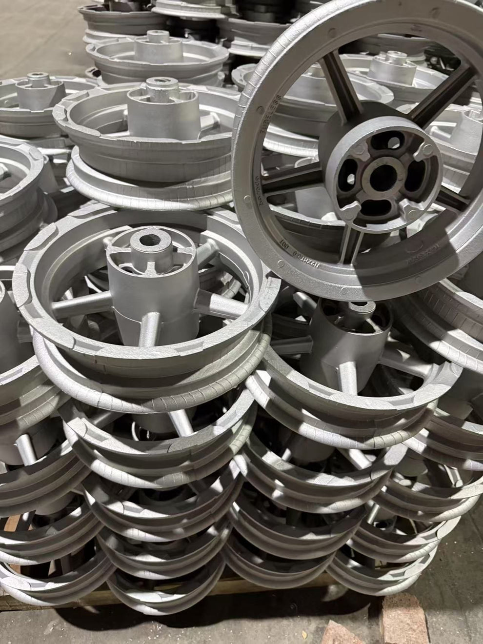 Chrome Tuttio / Razor / Yozma Supermoto Wheel Set