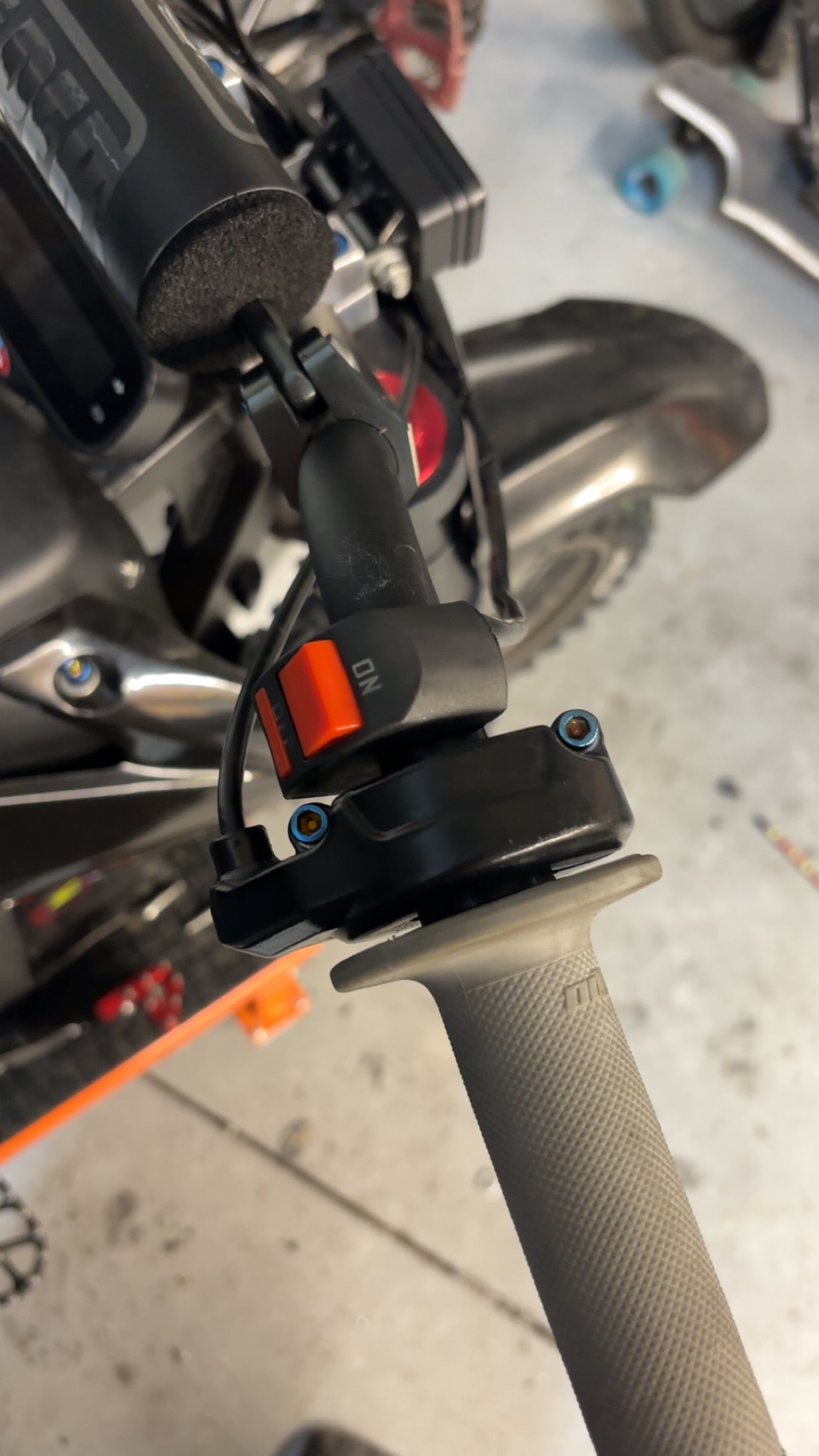 Razor Titanium Bolt Kit