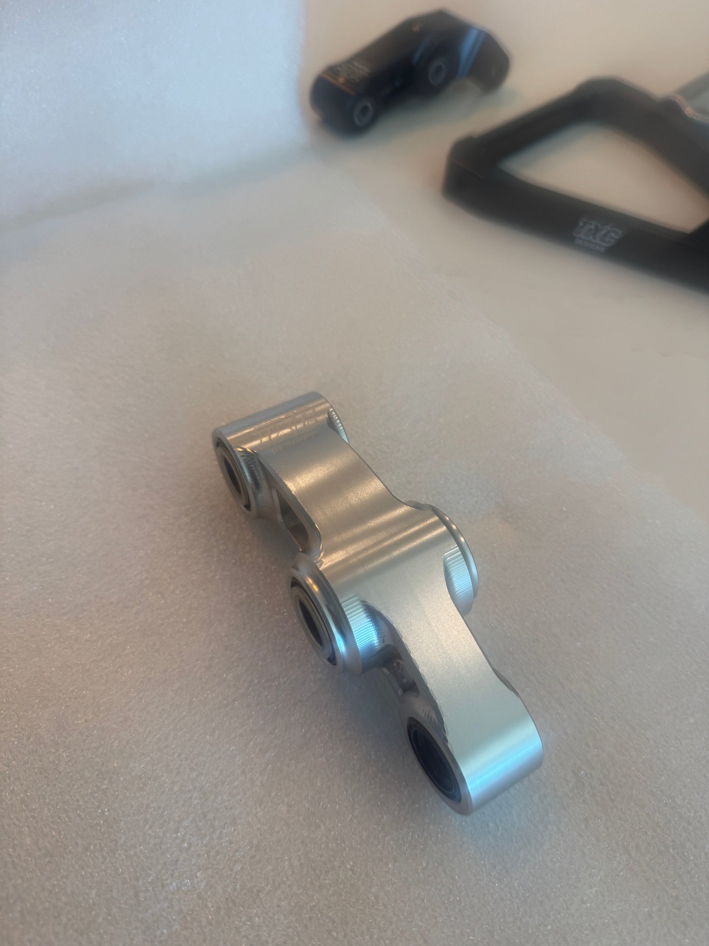 Surron Ultra Bee Triangle + Linkage