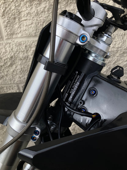 RTR Titanium Triple Clamp