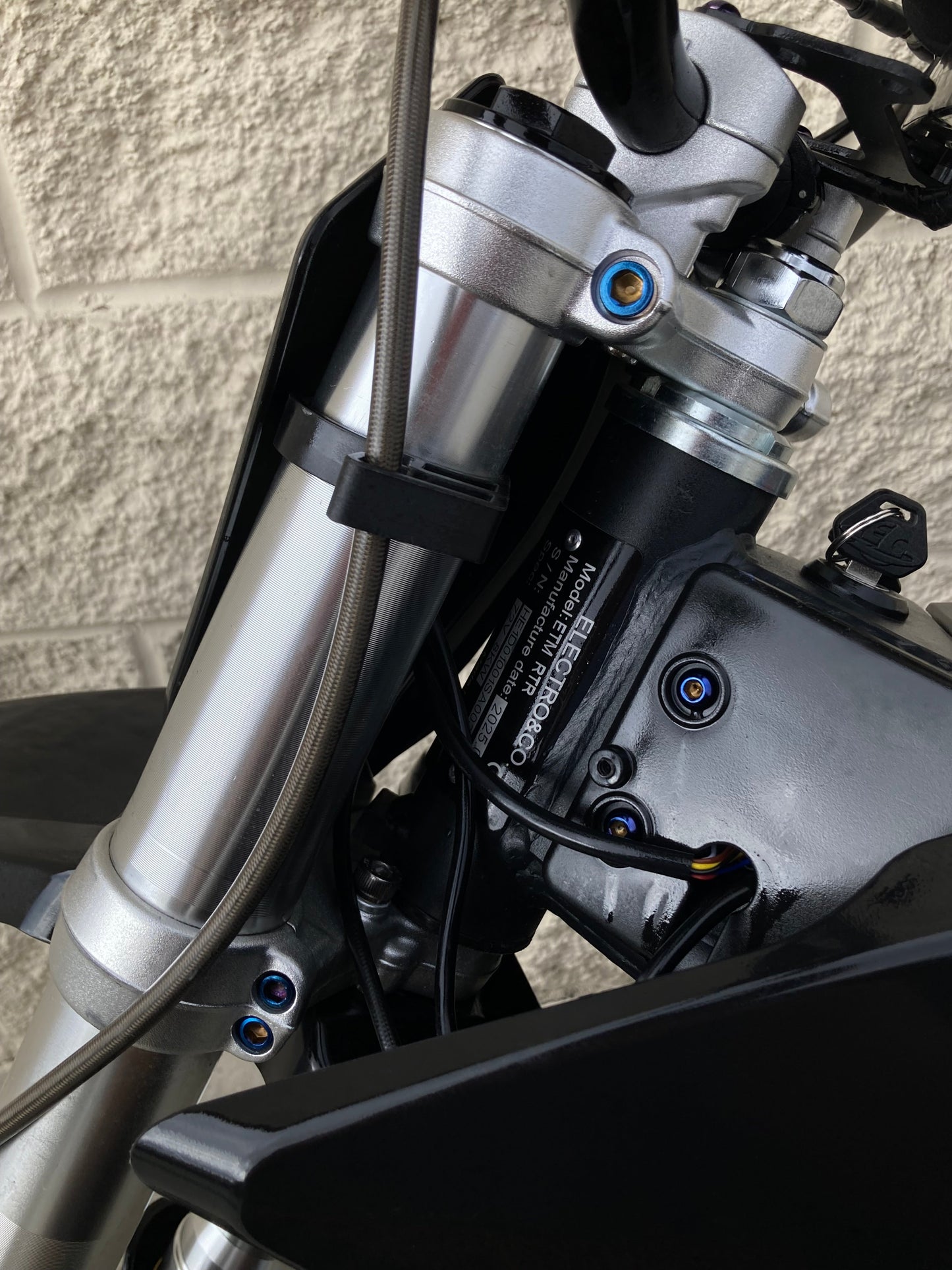 RTR Titanium Charger Mount Bolts