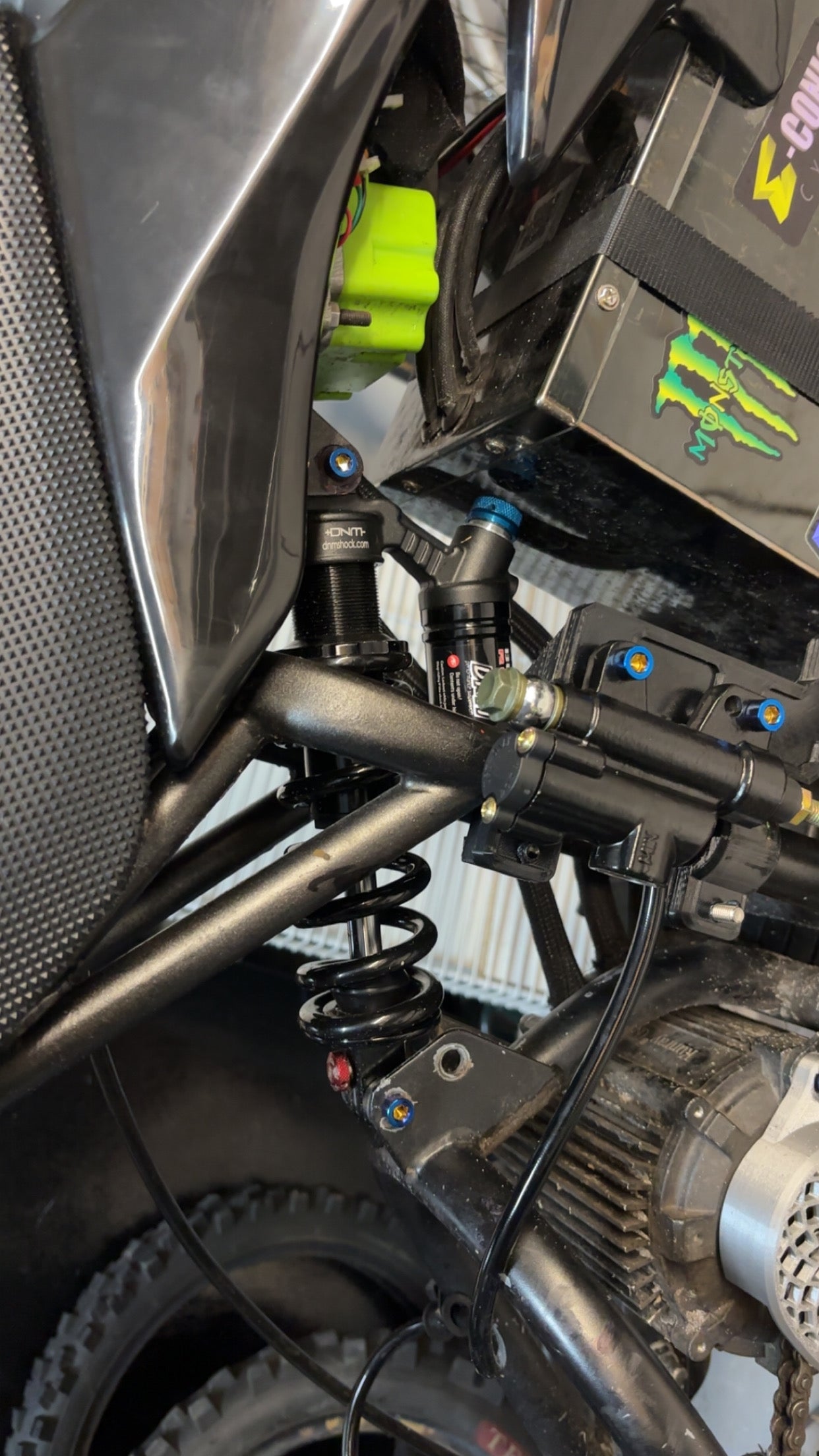 Razor Titanium Bolt Kit