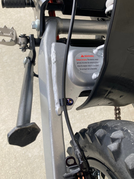 RTR Titanium Brake Line Holder