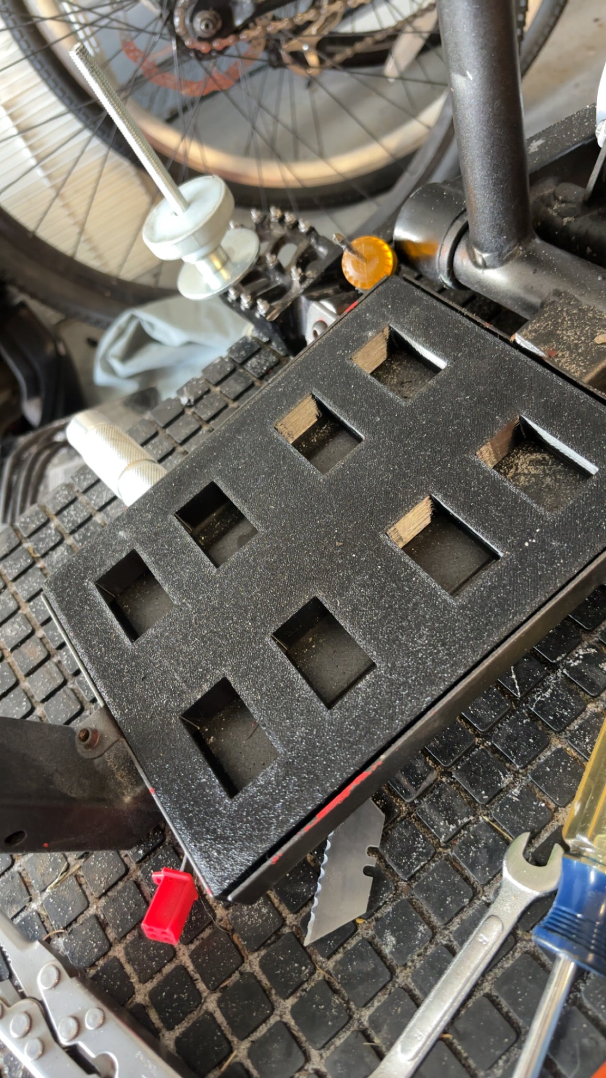 Razor Battery Tray Block