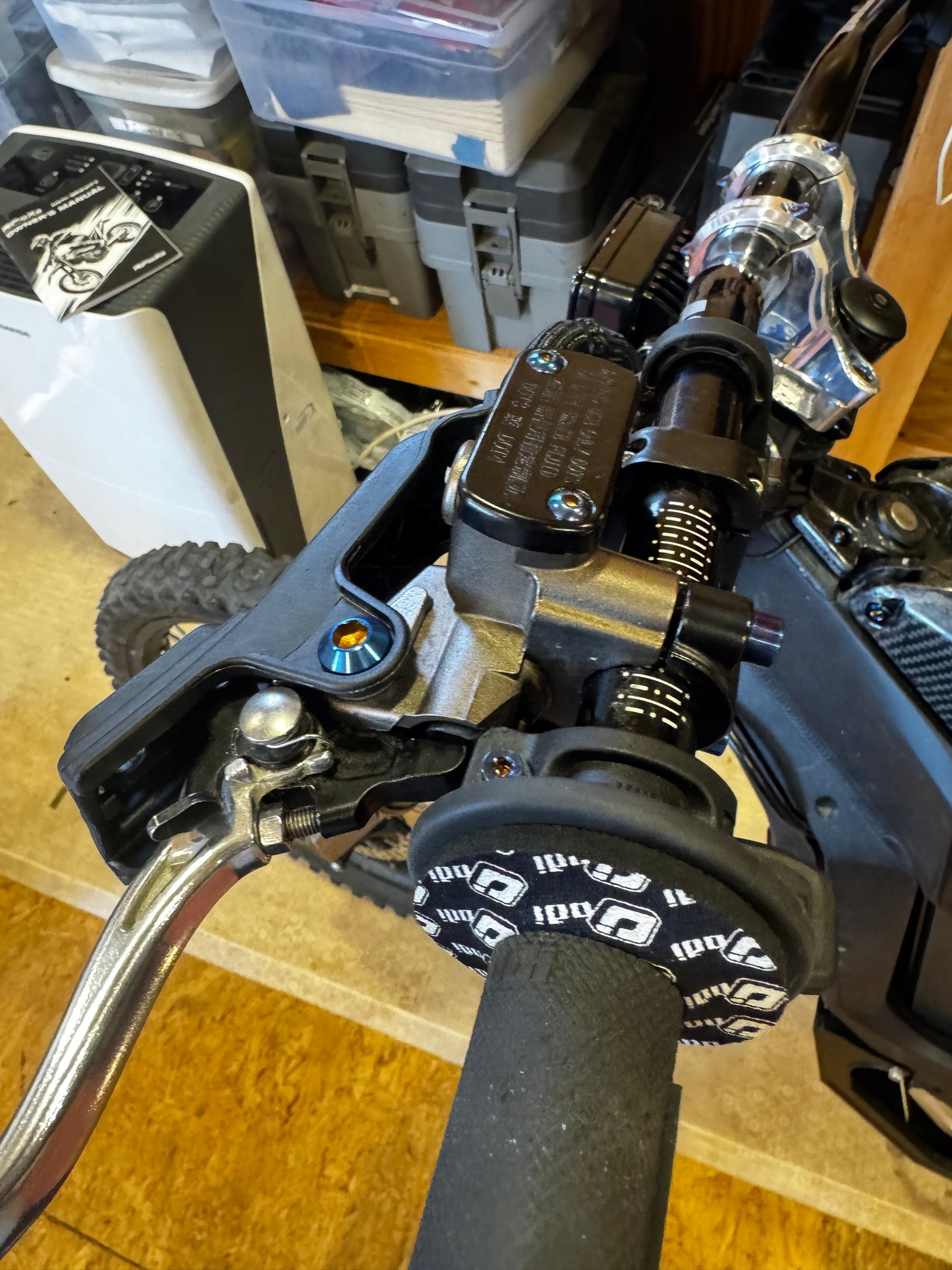 Titanium Ultra Bee Brake Lever Pivot Bolt