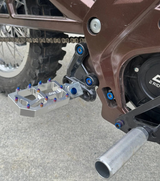 E-Moto peg bracket bolts (4pc)